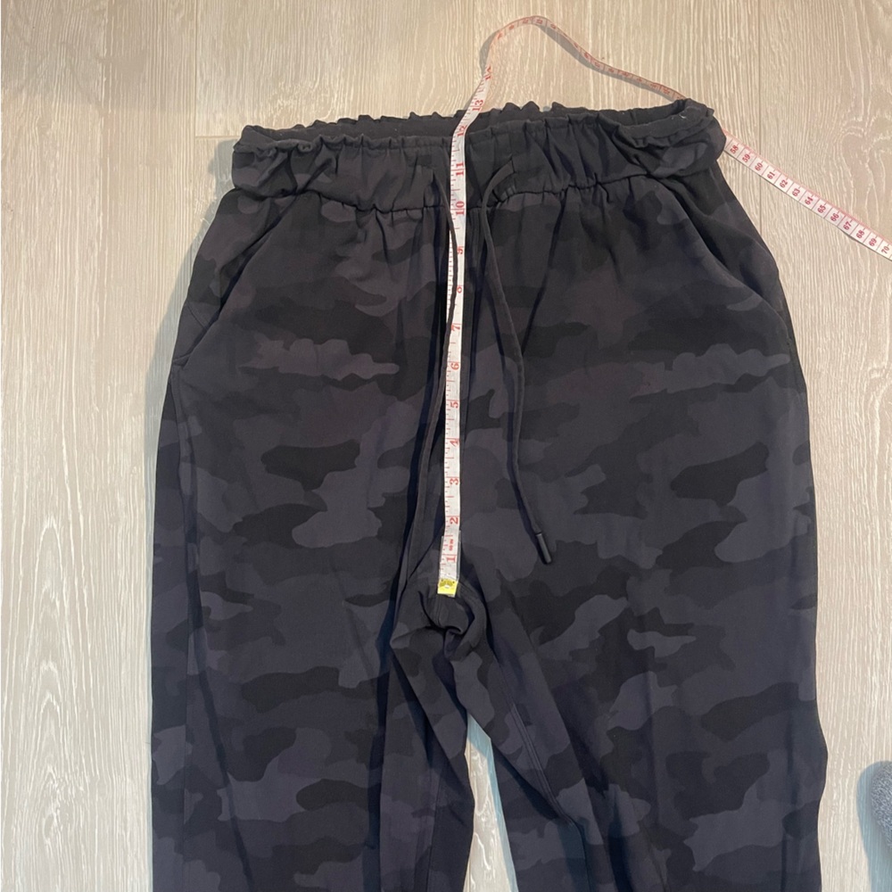 Lululemon Stretch High-Rise Jogger *Full Length size 4 Black Dark Gray Camo - Picture 9 of 16